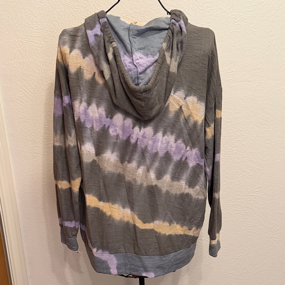 πππBOGOHOπππFree People Tie-Dye Hooded Pullover in Gray, Lavender & Cream-MEDIUM - Picture 8 of 11